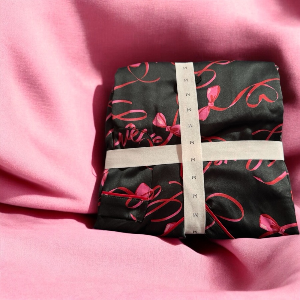 VICTORIA'S SECRET
Glazed Satin Short Pajama Set - Picture 4 of 5